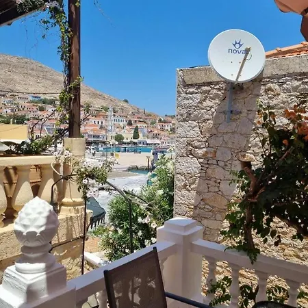Mansion House Semesterbostad Chalki Town