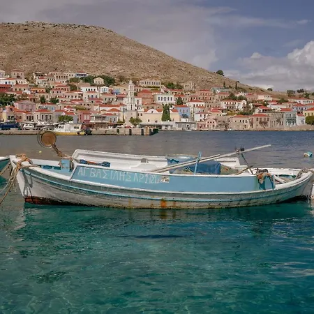 Mansion House Feriehus Chalki Town